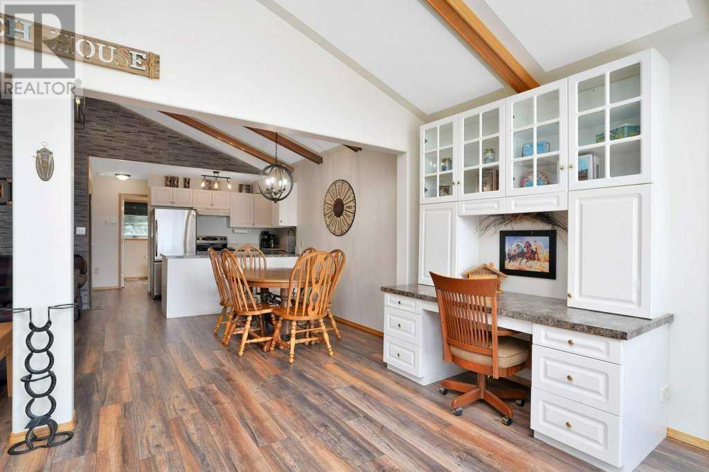 34 Beach Street E Property Photo 8