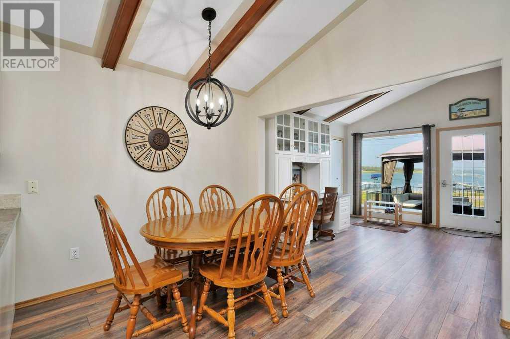 34 Beach Street E Property Photo 10