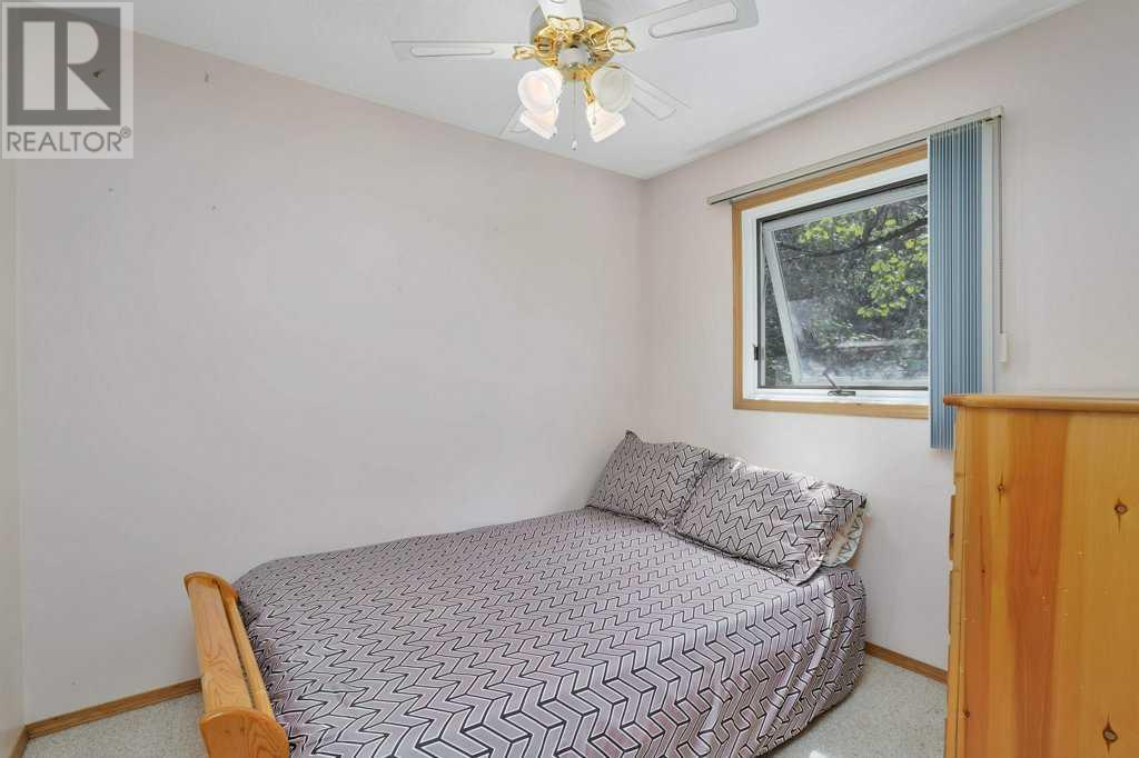 34 Beach Street E Property Photo 22