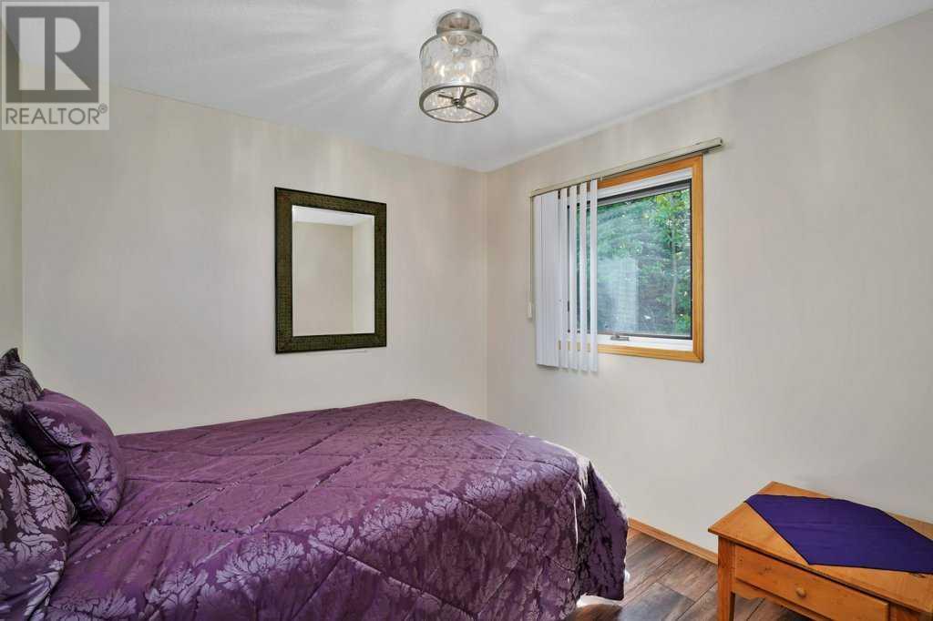 34 Beach Street E Property Photo 23