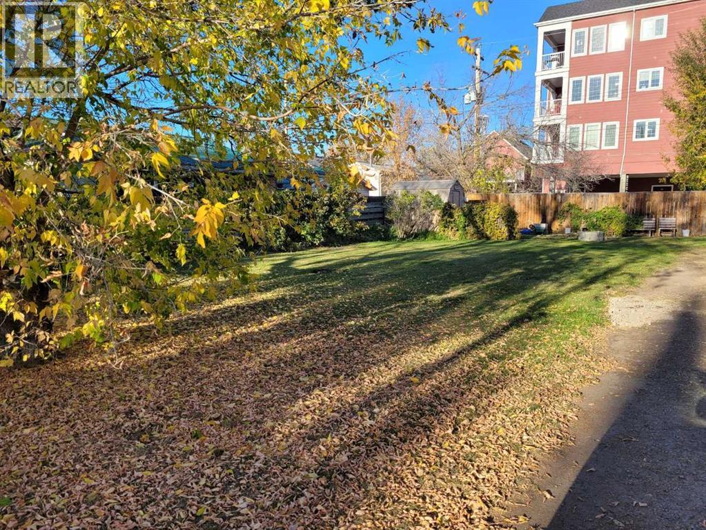 5031 47 Street Property Photo 1