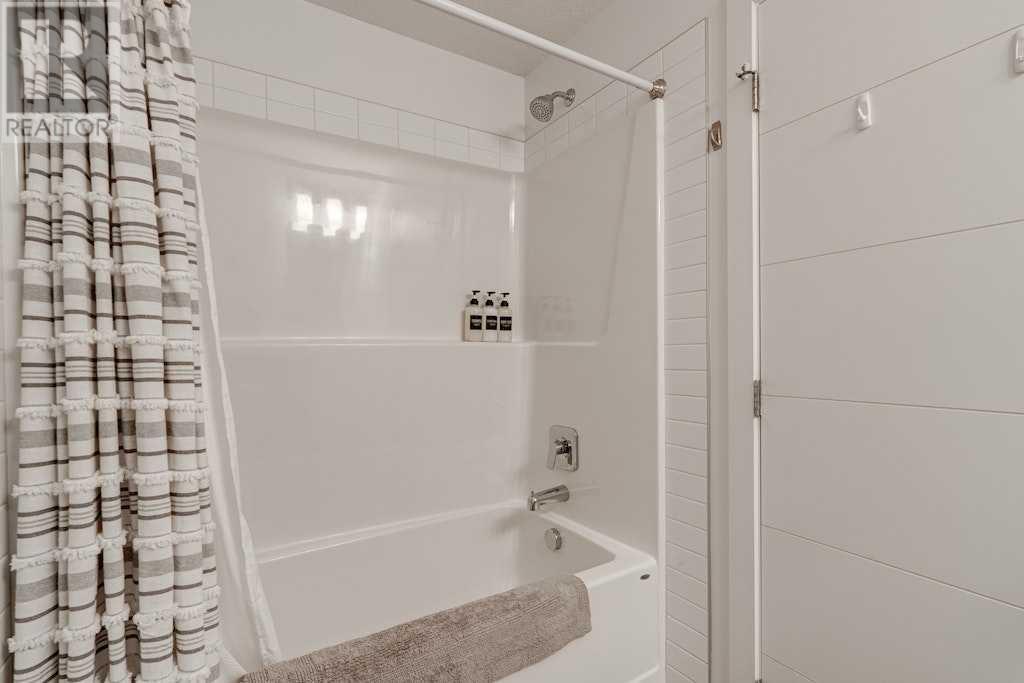 19615 45 Street Se Property Photo 16