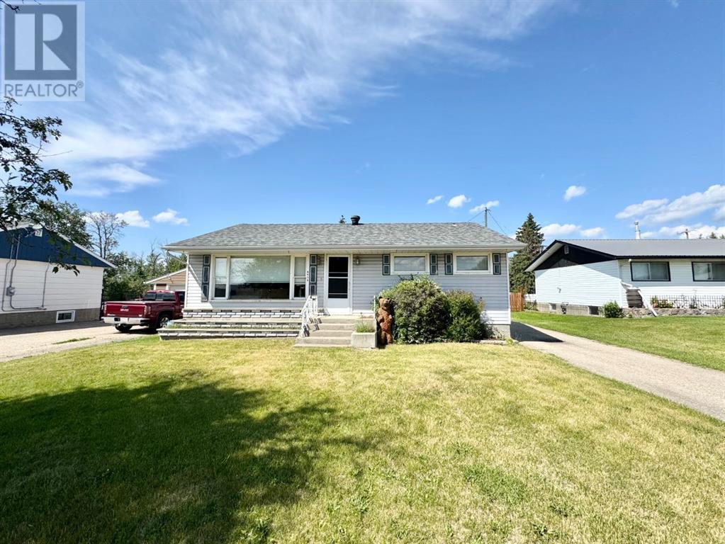 4904 53 Avenue Property Photo