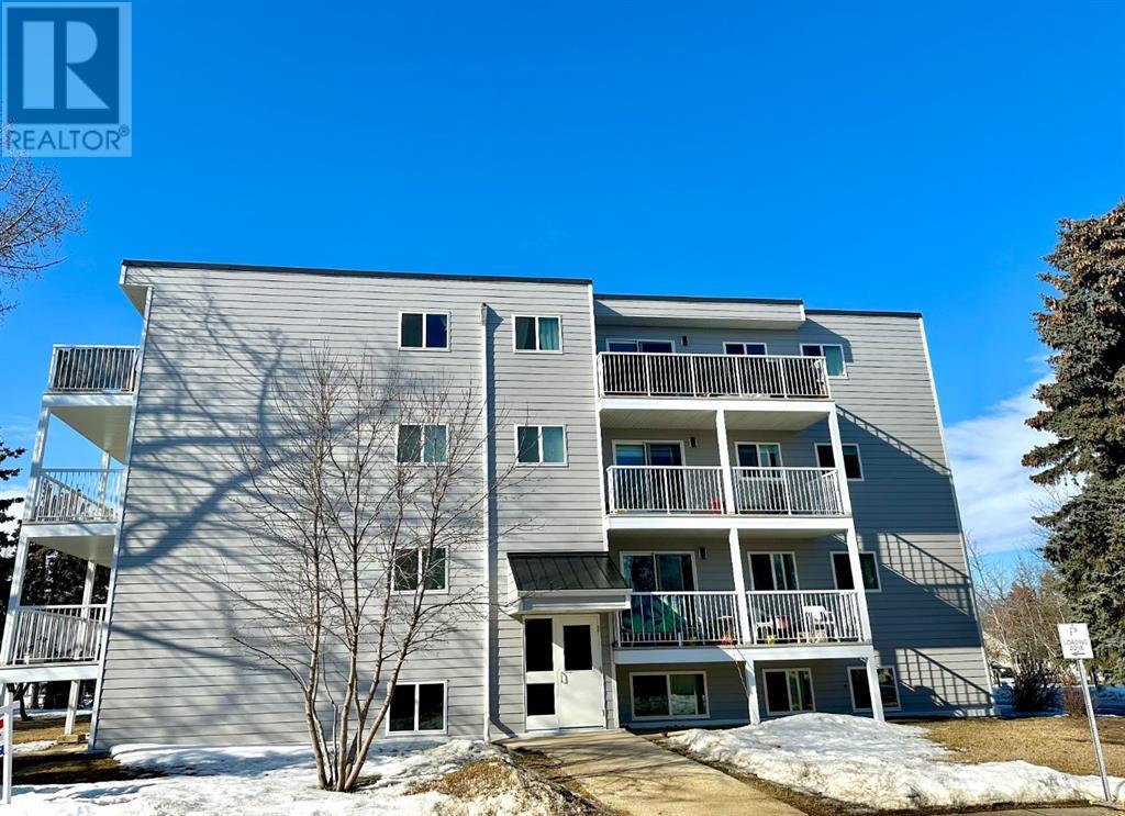 101, 5418 52 Street Property Photo