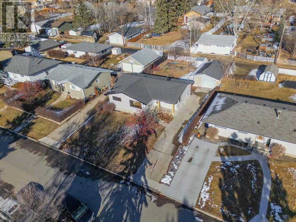 664 12 Avenue Property Photo
