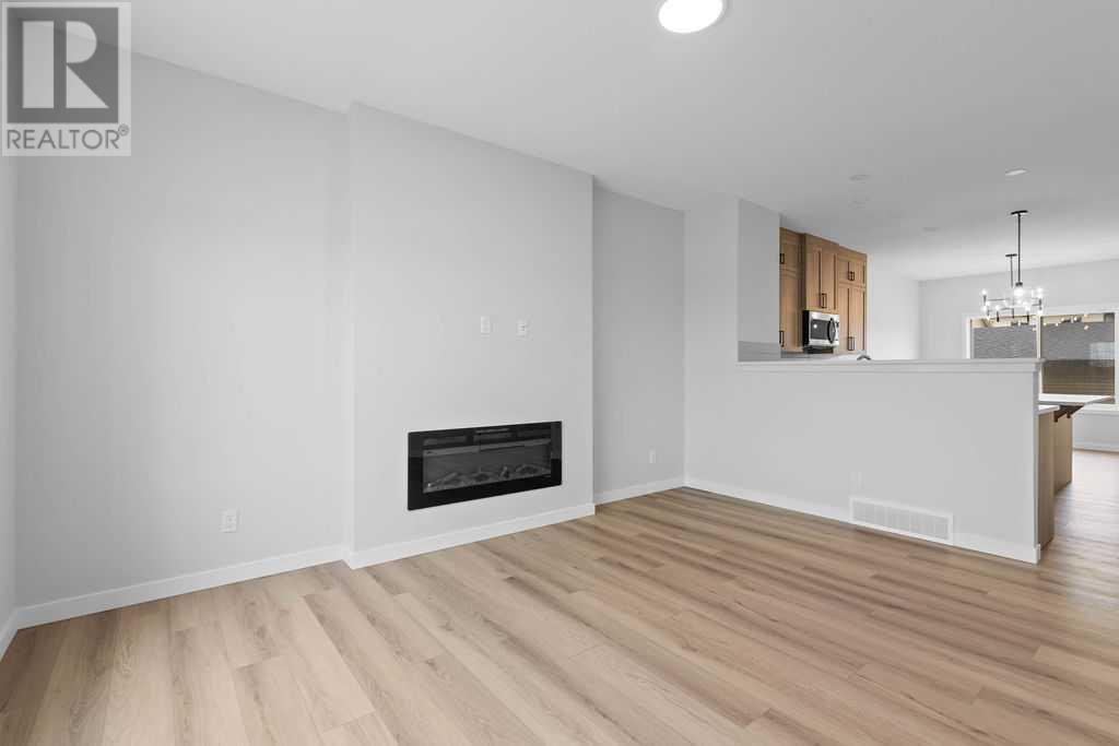1025 Reynolds Crescent Sw Property Photo 6