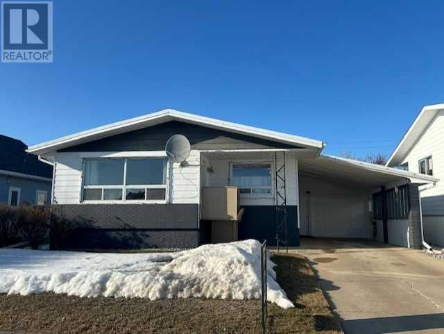 314 3 Avenue W Property Photo