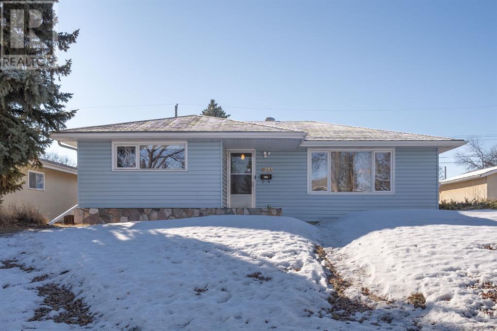 6223 45 Avenue Property Photo