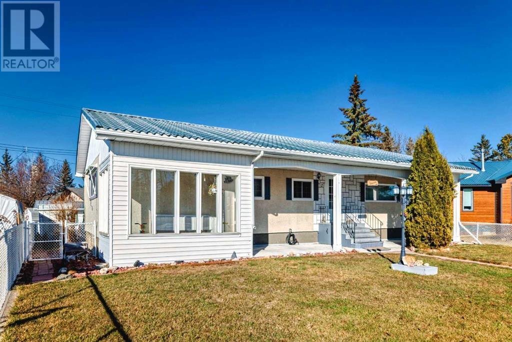 2 Howard Crescent Property Photo