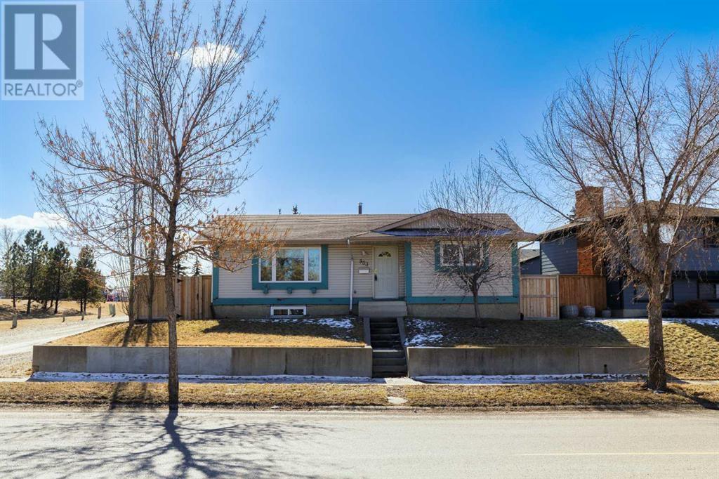 903 Abbotsford Drive Ne Property Photo