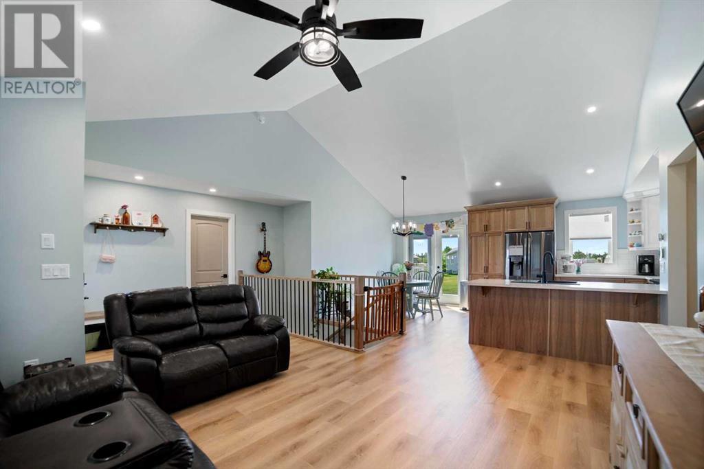 4116 50 Street Property Photo 6
