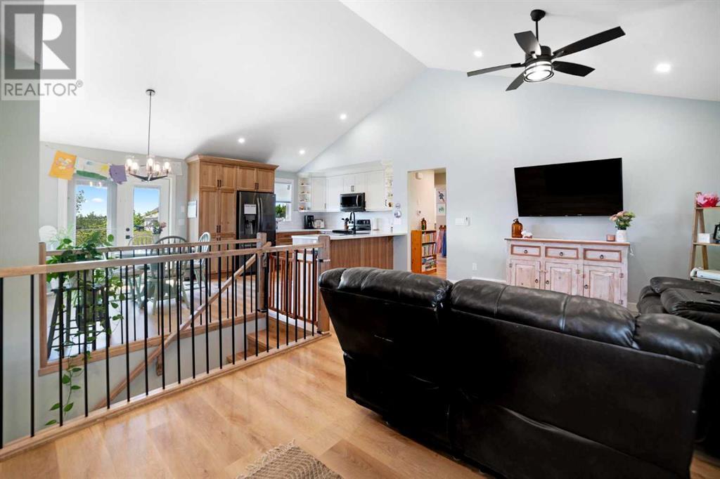 4116 50 Street Property Photo 7