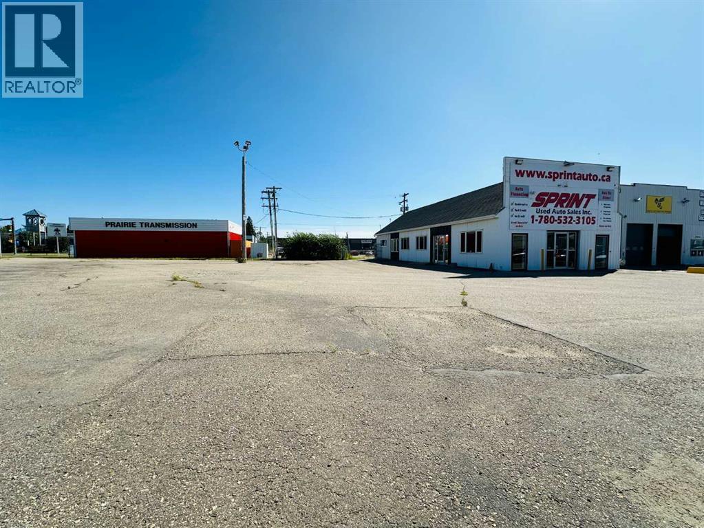 9901 113 Avenue Property Photo 1