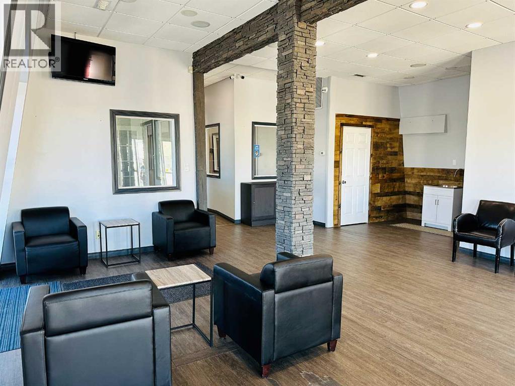 9901 113 Avenue Property Photo 5