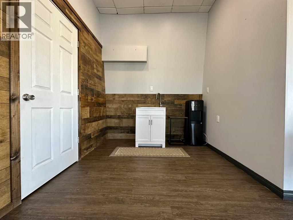 9901 113 Avenue Property Photo 8