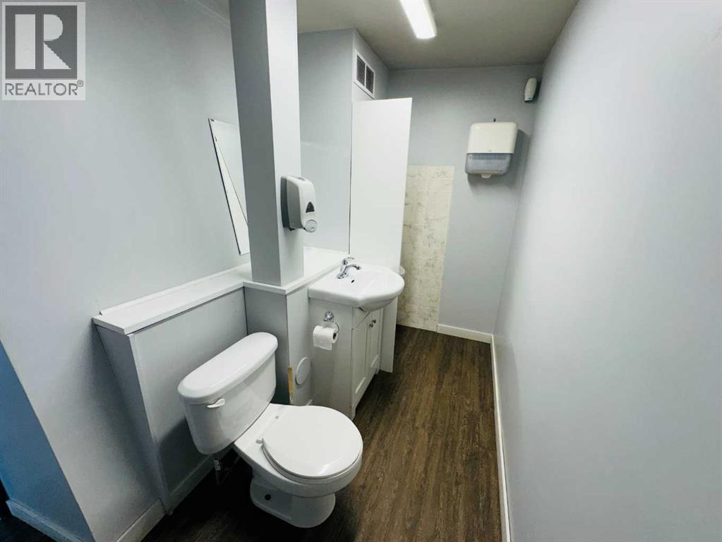 9901 113 Avenue Property Photo 18