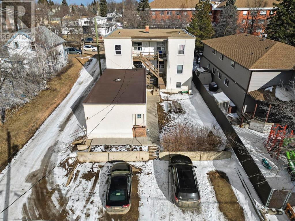 1-6, 4712 50 Street Property Photo 7