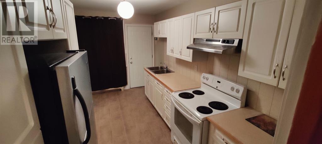 1-6, 4712 50 Street Property Photo 13