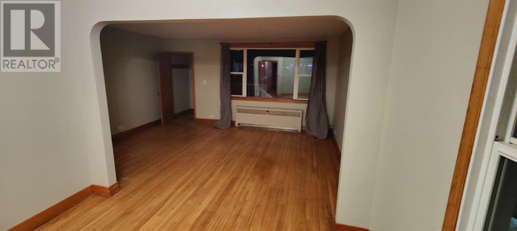 1-6, 4712 50 Street Property Photo 17