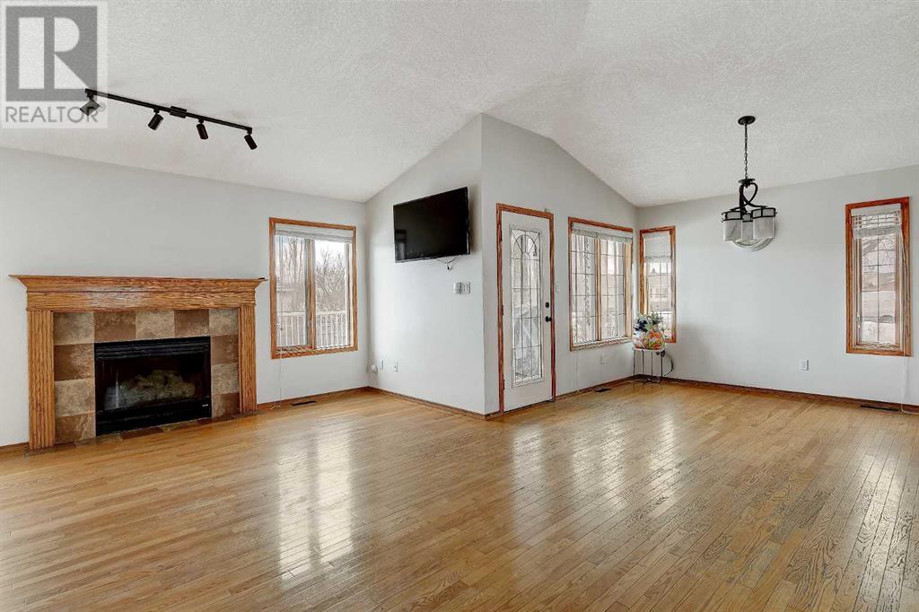 9020 Crystal Lake Property Photo 4