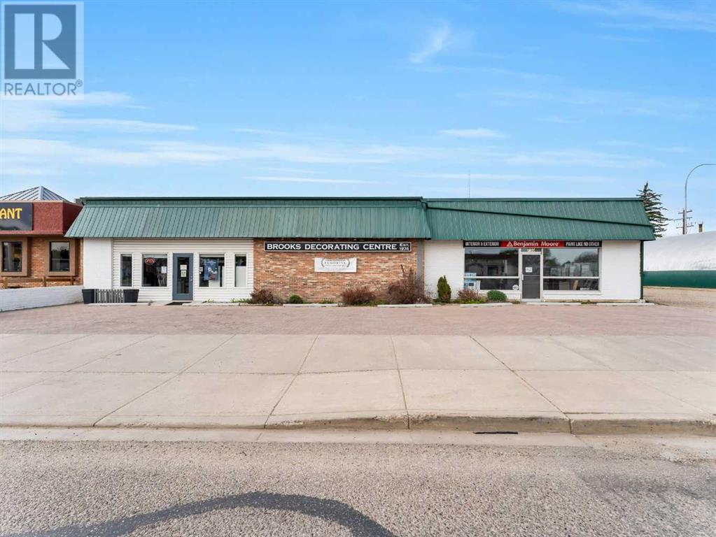 731 2 Street W Property Photo