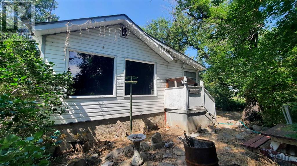 227 6 Street Property Photo 1