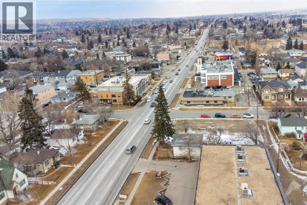 2620 Centre Street Ne Property Photo 4