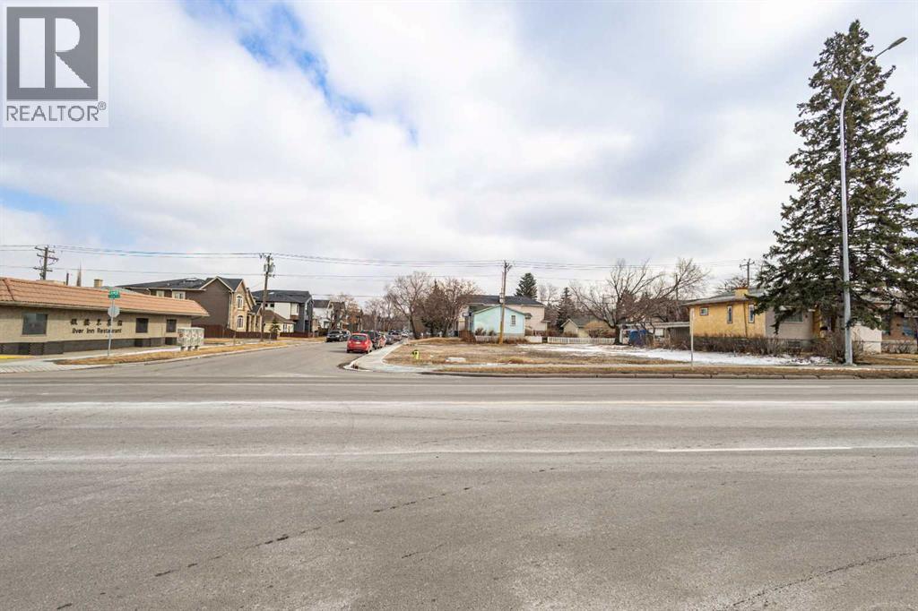 2620 Centre Street Ne Property Photo 7