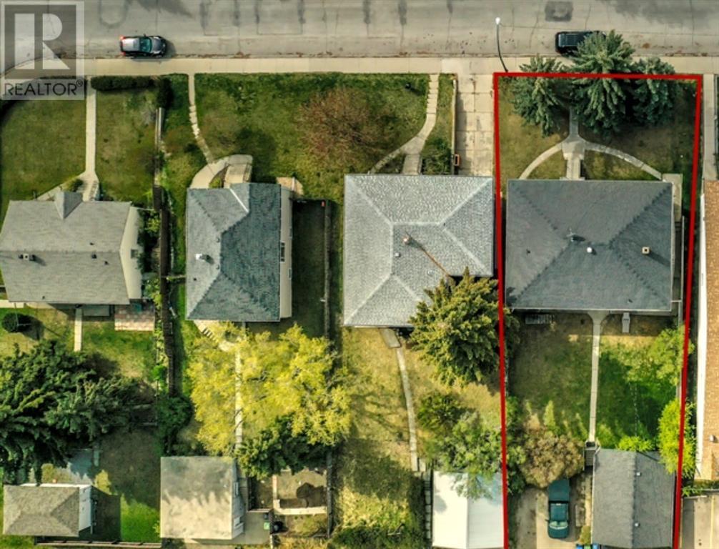 1816 28 Avenue Sw Property Photo 3
