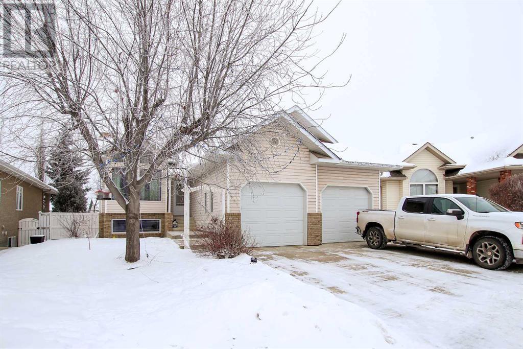136 Ahlstrom Close Property Photo 1