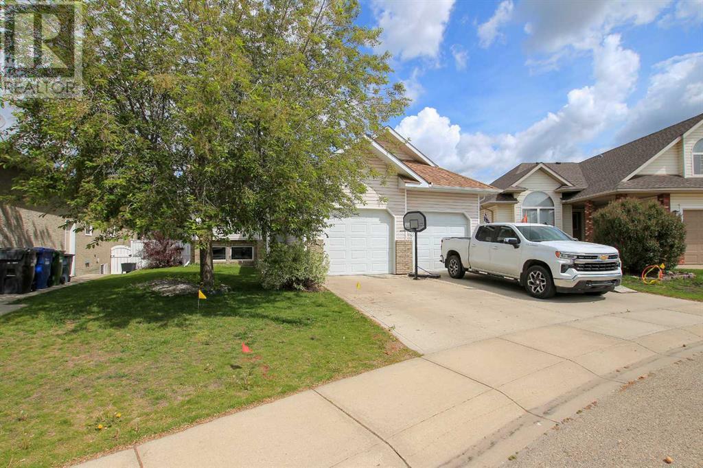 136 Ahlstrom Close Property Photo 1