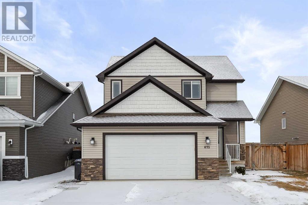 675 West Highland Crescent Property Photo