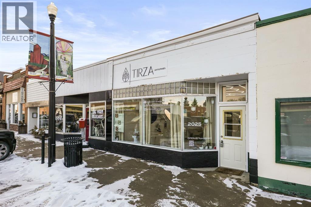 2025 19 Avenue Property Photo 2