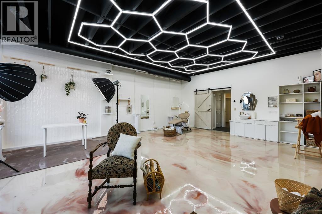 2025 19 Avenue Property Photo 3