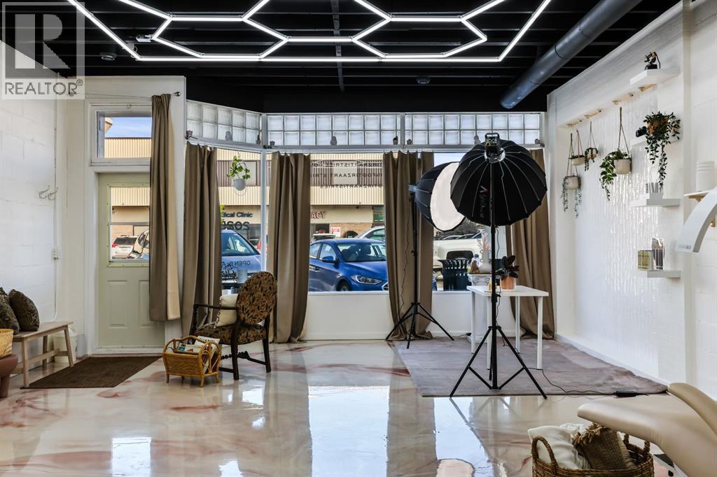 2025 19 Avenue Property Photo 4