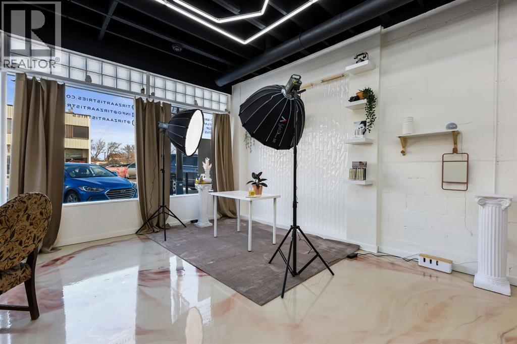 2025 19 Avenue Property Photo 5