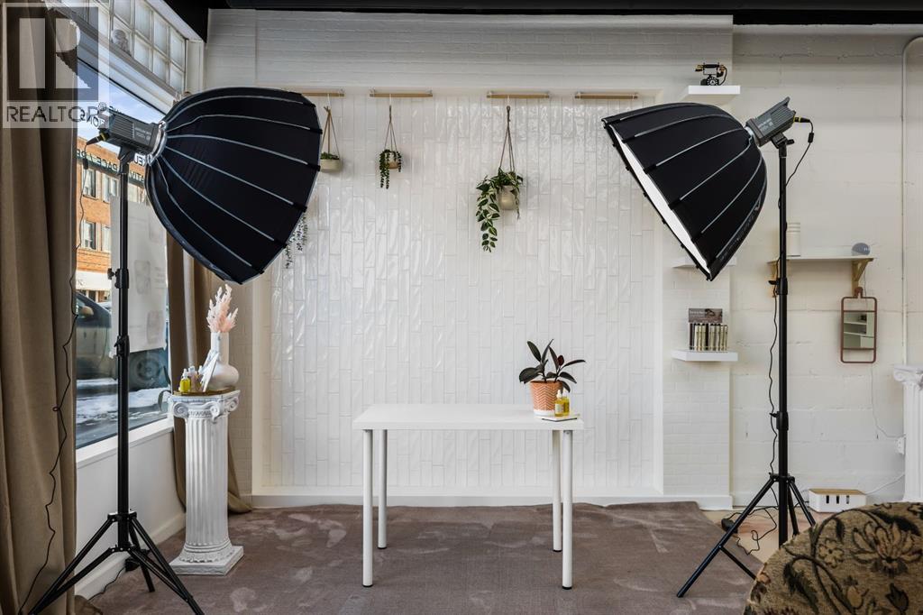 2025 19 Avenue Property Photo 6