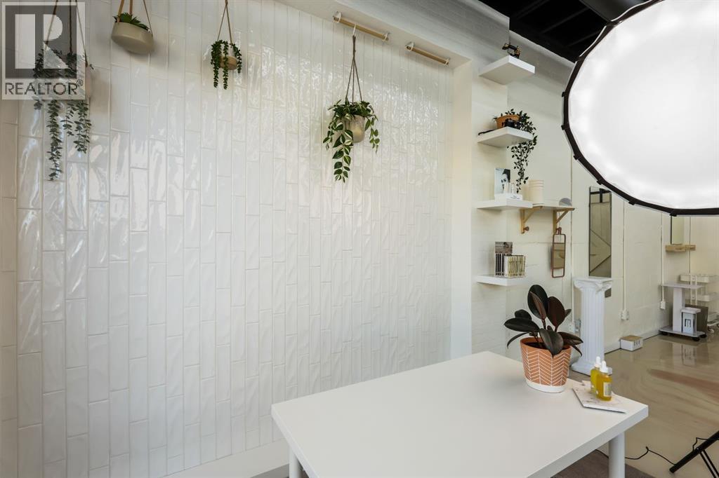 2025 19 Avenue Property Photo 9