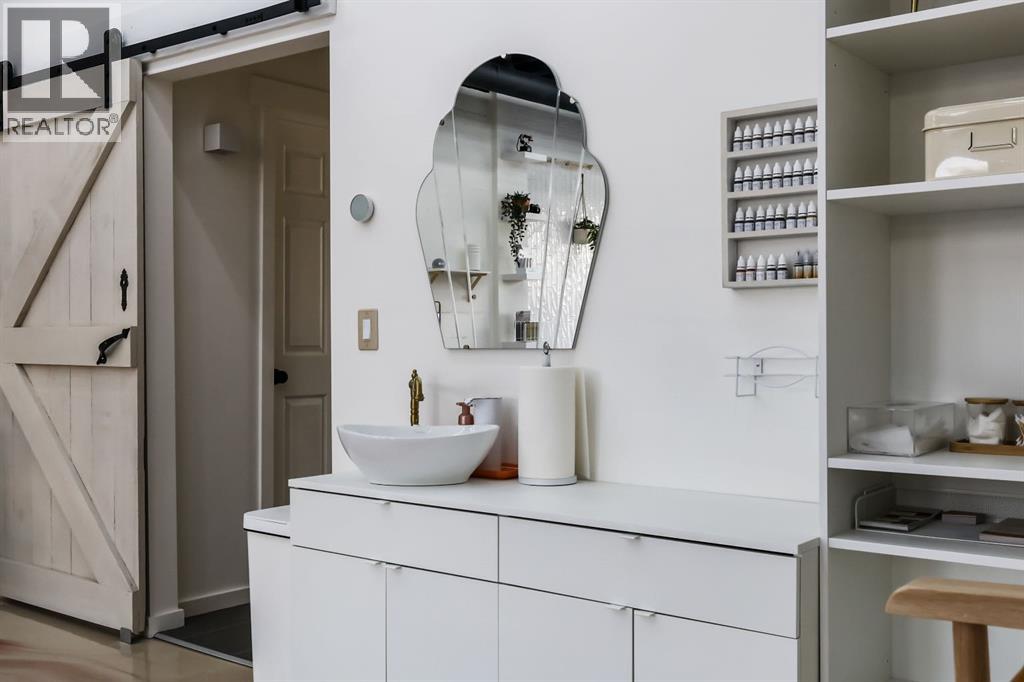 2025 19 Avenue Property Photo 18