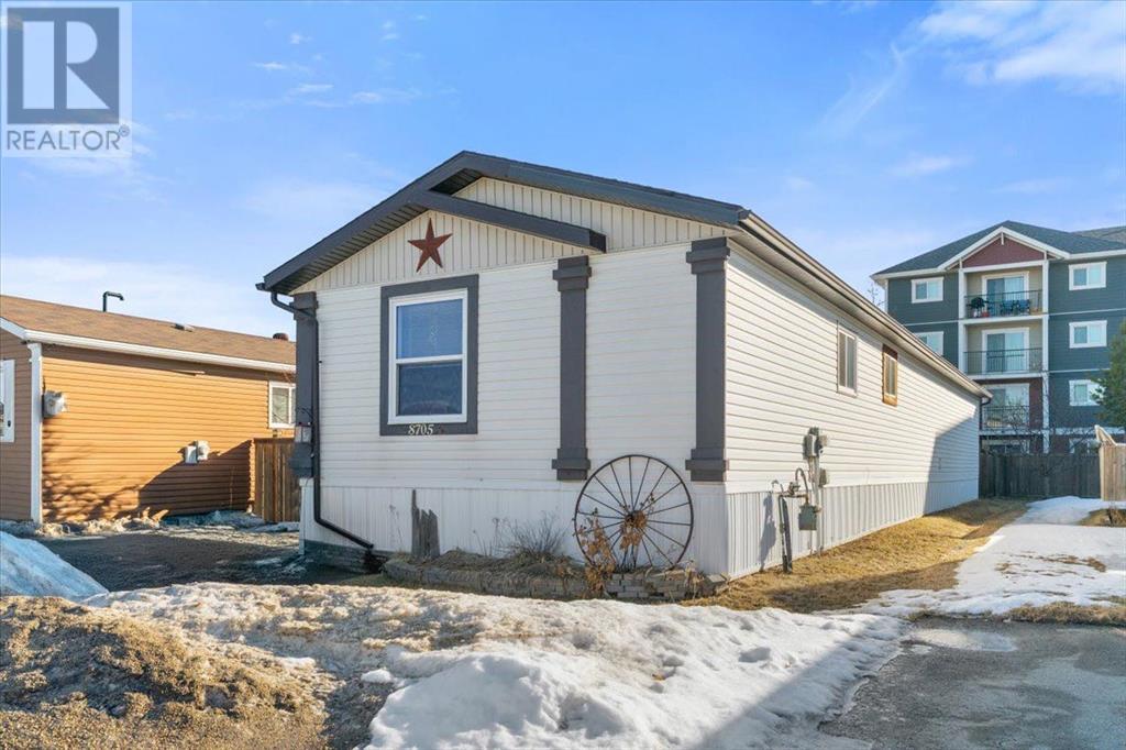 8705 88 C Street Property Photo 1