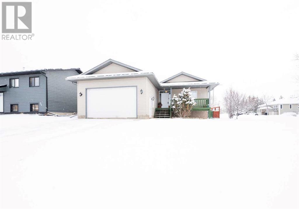 1114 3 Avenue W Property Photo