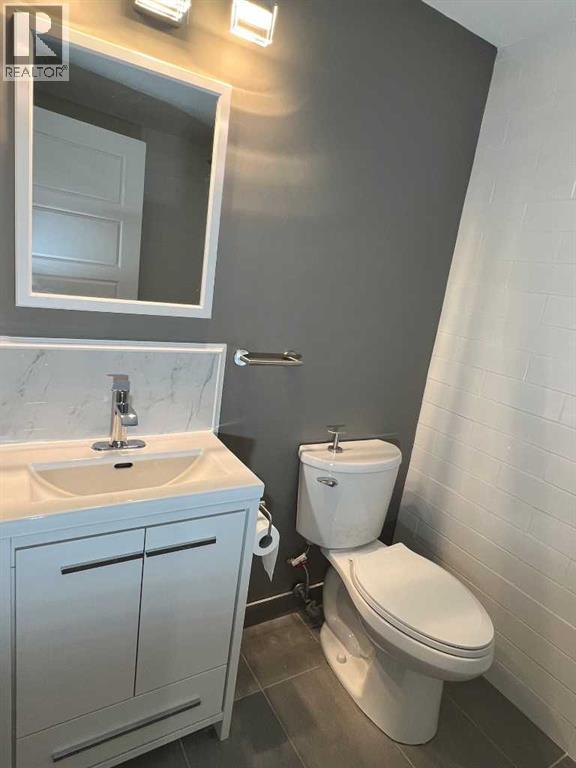 11, 7895 49 Avenue Property Photo 10