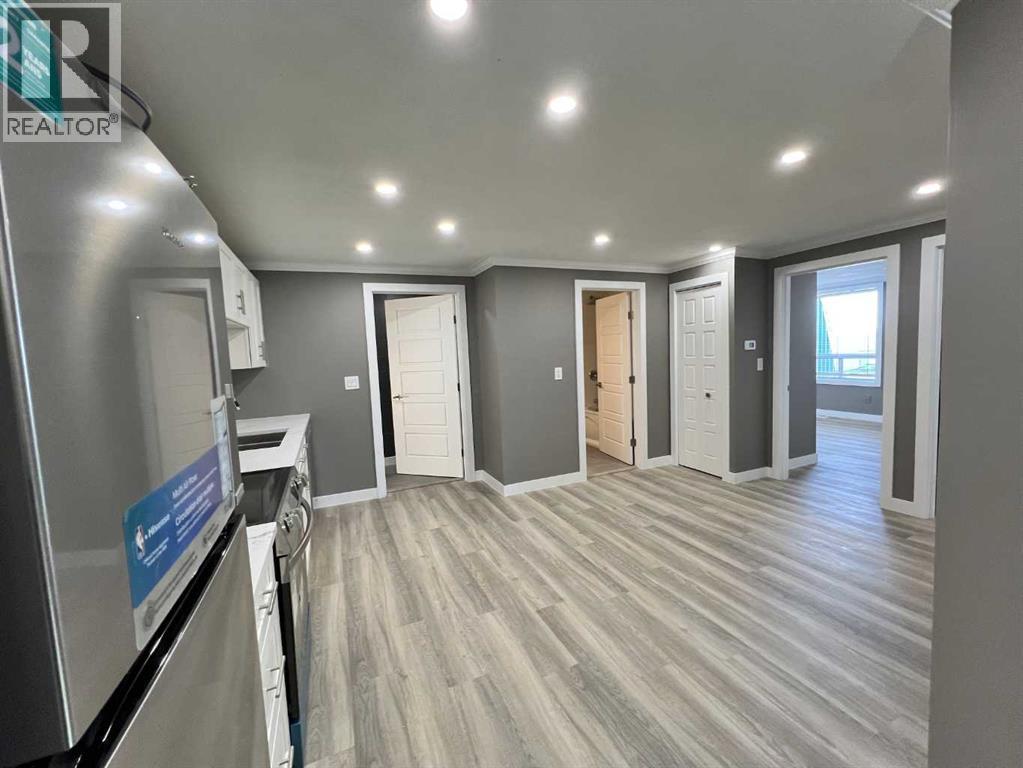 11, 7895 49 Avenue Property Photo 16