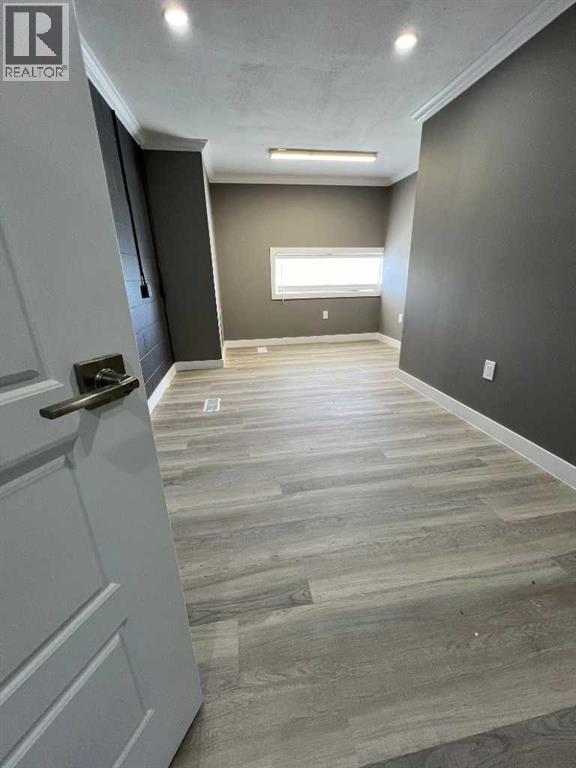 11, 7895 49 Avenue Property Photo 17