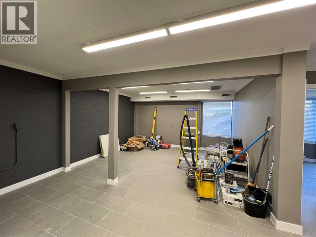 11, 7895 49 Avenue Property Photo 22