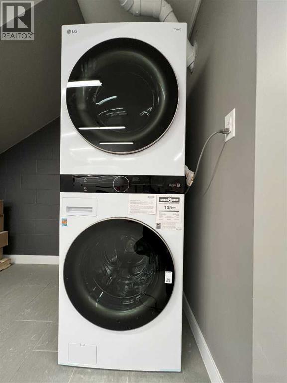 11, 7895 49 Avenue Property Photo 27