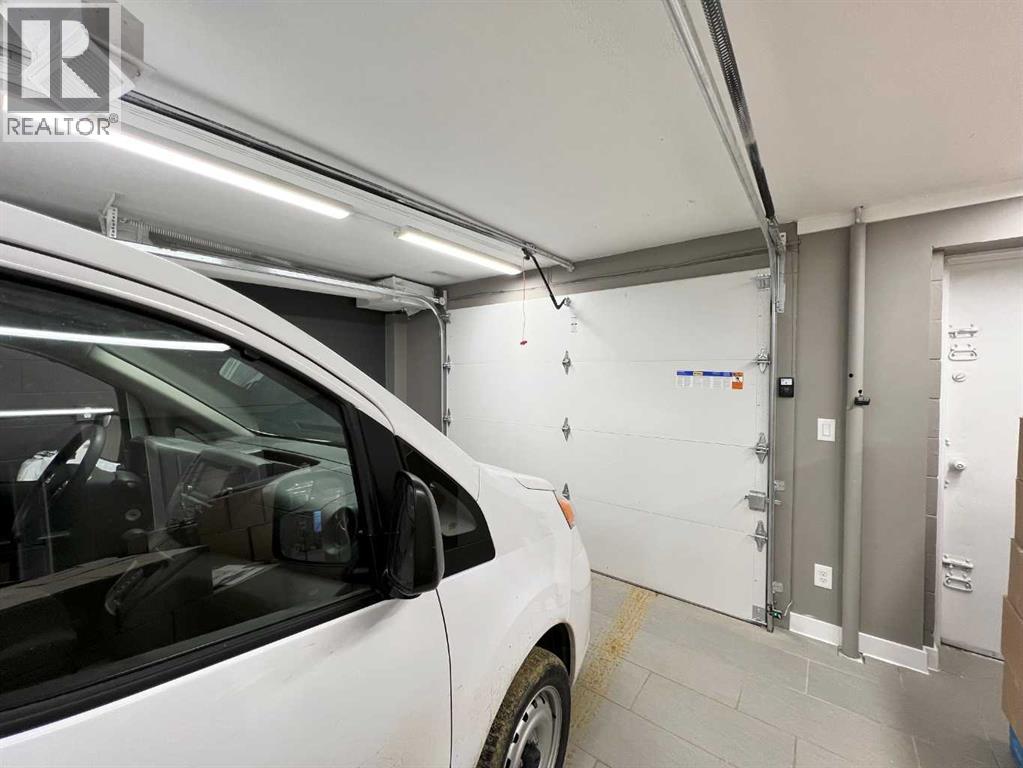 11, 7895 49 Avenue Property Photo 28