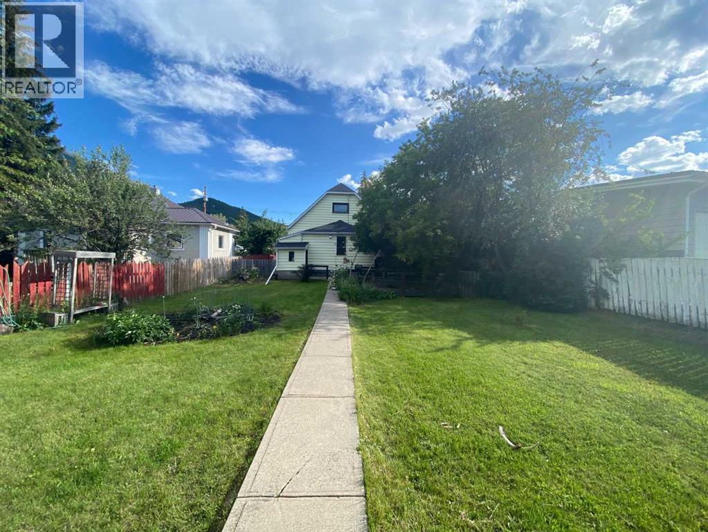 13009 18 Avenue Property Photo 2