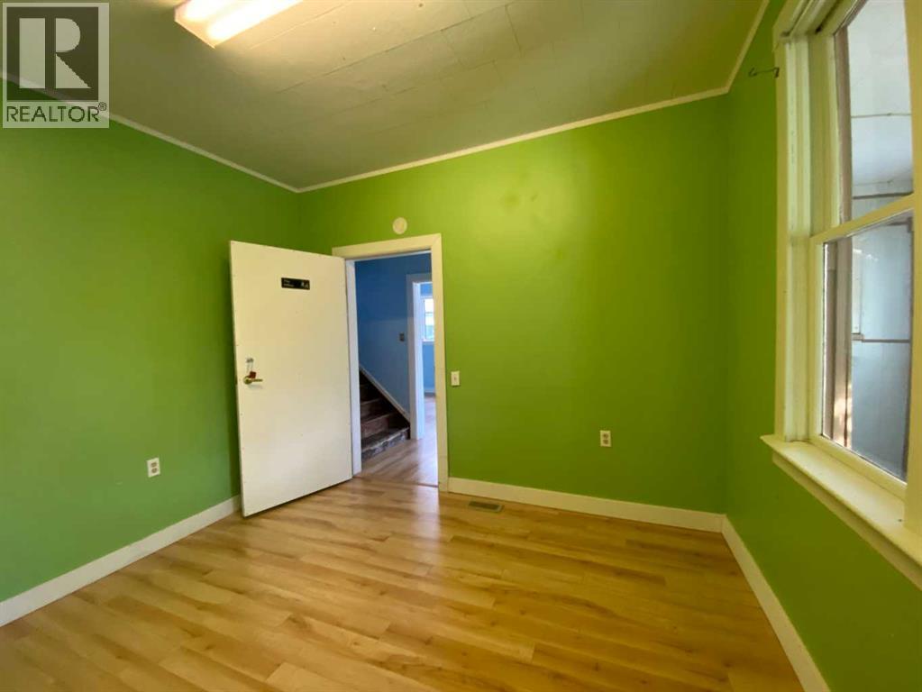 13009 18 Avenue Property Photo 14