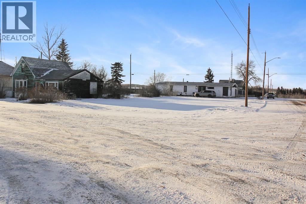 4940 51 Street Property Photo 1